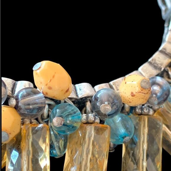 Beaded bracelet with faceted rectangular gold glass , blue and cream beads O/S - Picture 5 of 7